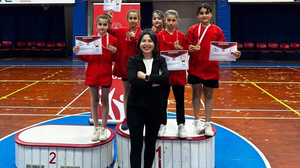 Badminton Takımımız Marmara Bölge Şampiyonu...